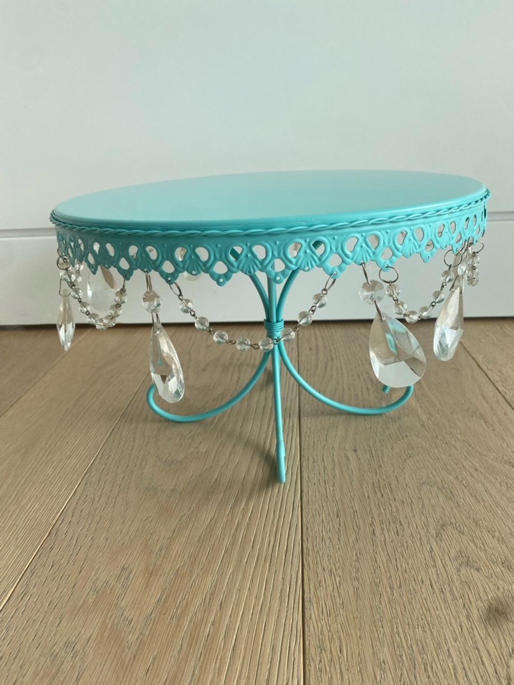 Turquoise large cake stand with Jewel trim
Retro princess party